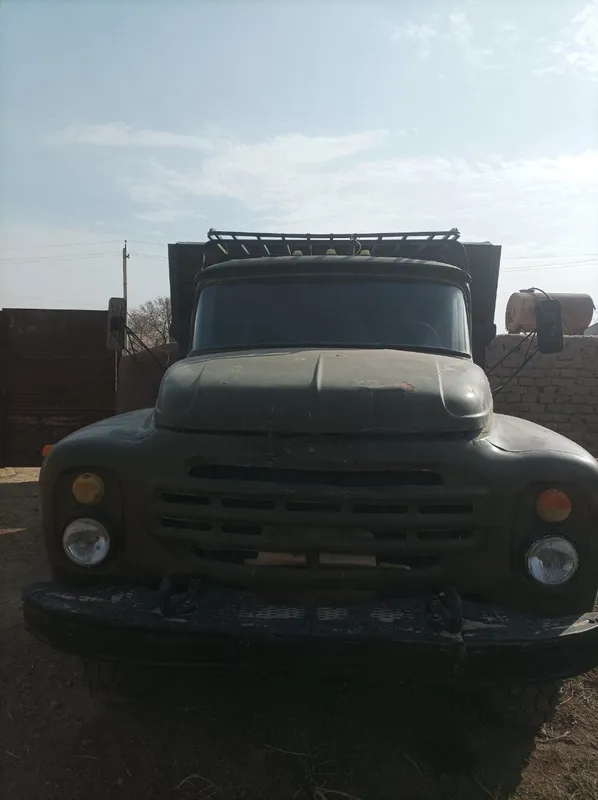 Zil 45021. Yili 1989. yashil haki rangda. Holati yaxshi.