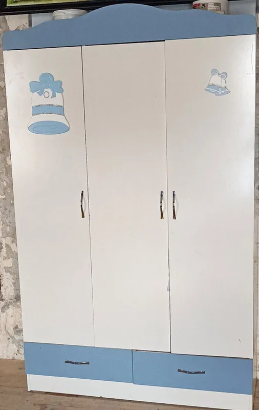 Bolalar krovatchasi va shkafi komplekt Bolalar krovatchasi va shkafi komplekt