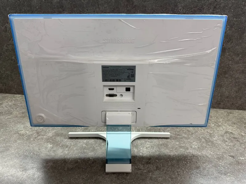 Монитор Samsung LS24E391HLO/CI в идеальном состоянии — фото 1