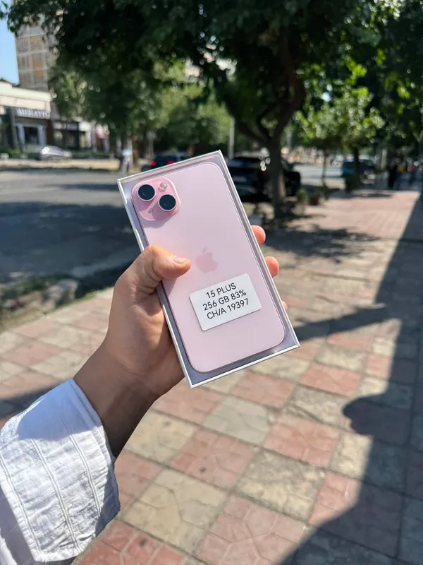 IPhone 15 Plus. . 1