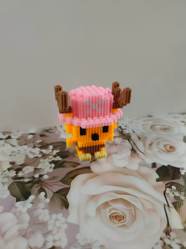 Yig‘ilgan Lego o‘yinchoqlari. Narx bittasi uchun 6 Yig‘ilgan Lego o‘yinchoqlari. Narx bittasi uchun 6