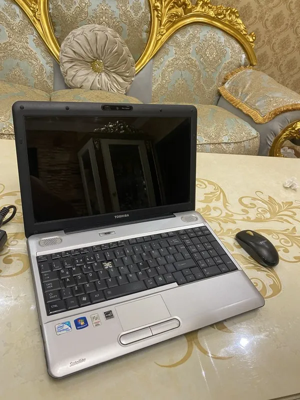 Noutbuk Toshiba holati yaxshi srochna — фото 1