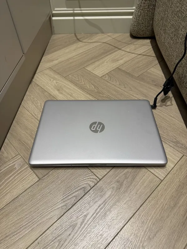 HP Laptop 14 | Core i3 | 4GB RAM | 1TB HDD | Radeon 520 — фото 1