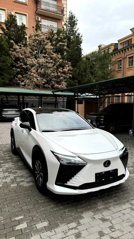 Lexus RZ450e Full AWD — фото 1