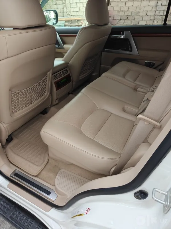 Toyota Land Cruiser 200 sotiladi 4 Toyota Land Cruiser 200 sotiladi 4