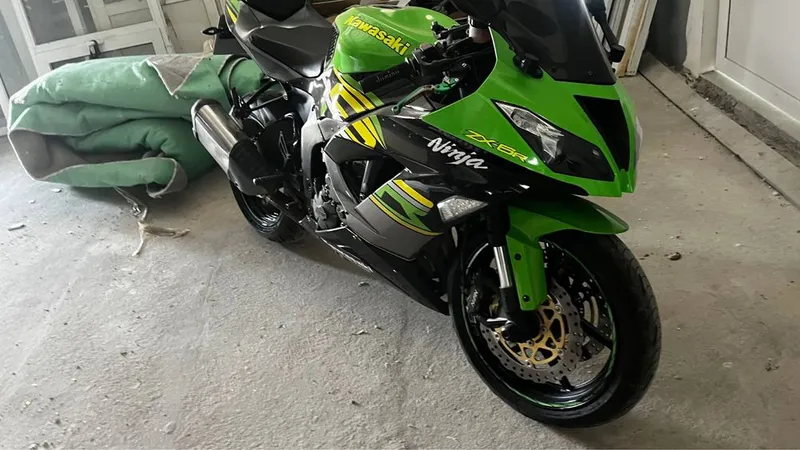 Спортбайк Kawasaki 636 r 1 Спортбайк Kawasaki 636 r 1
