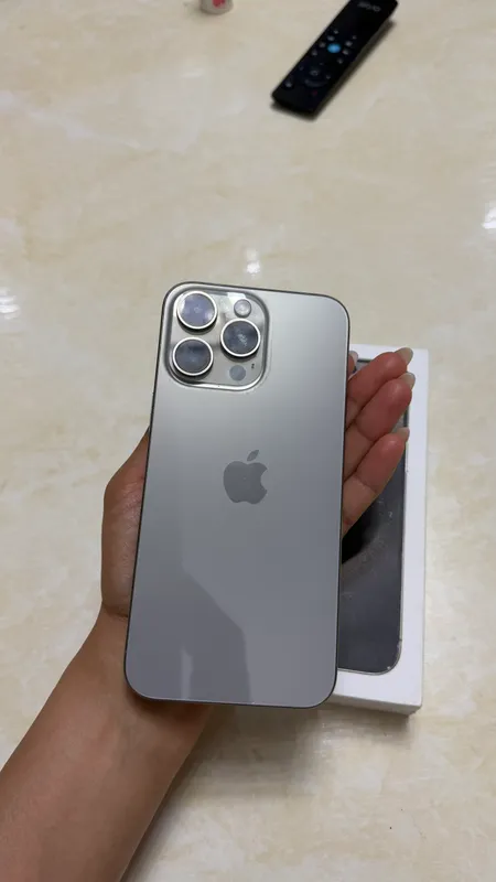 İPhone 15 Pro Max 256 GB — фото 2