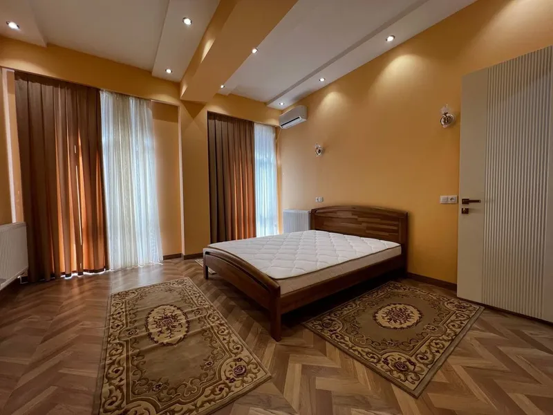 4 xonali kvartira, 131 m2, Yakkasaroy 9
