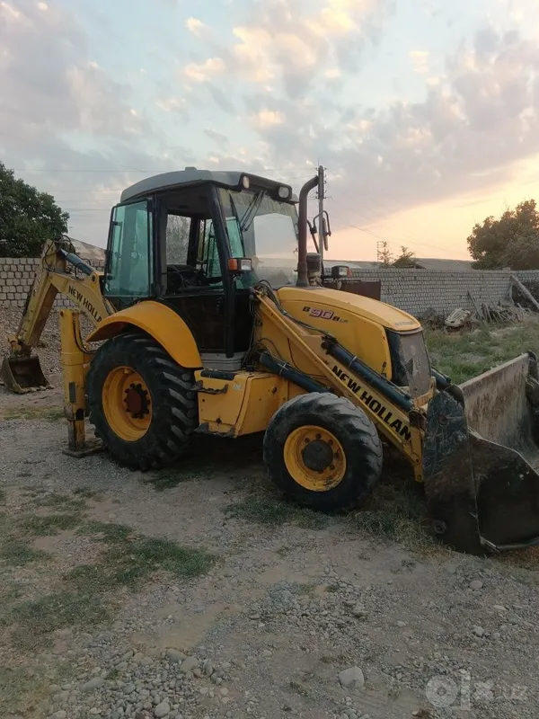 Экскаватор-погрузчик New Holland B90B 3 Экскаватор-погрузчик New Holland B90B 3