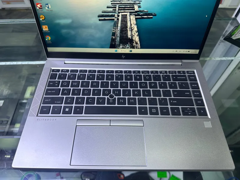 Подержанный HP EliteBook 3 Подержанный HP EliteBook 3