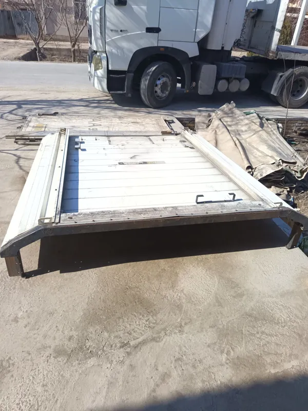 Tent sotiladi poldan tepasi