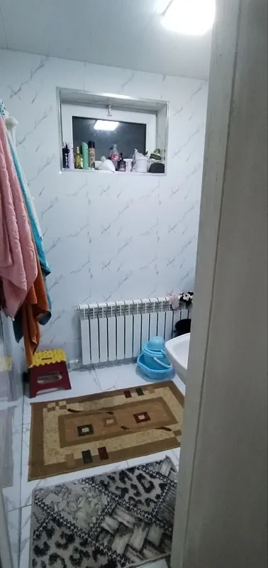 Yangiyo‘l markazida 4 xonaga qayta rejalashtirilgan 3 xonali shaxsiy kvartira 7 Yangiyo‘l markazida 4 xonaga qayta rejalashtirilgan 3 xonali shaxsiy kvartira 7