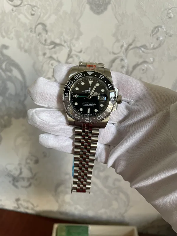 Rolex GMT-MASTER 2 "Bruce Wayne" 1