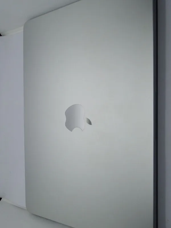 MacBook Air M2 100% ёмкость 256 Gb 13.6 дисплей 7