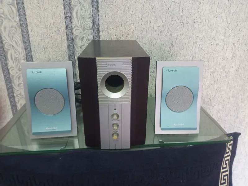 Продам сабвуфер microlab m890.