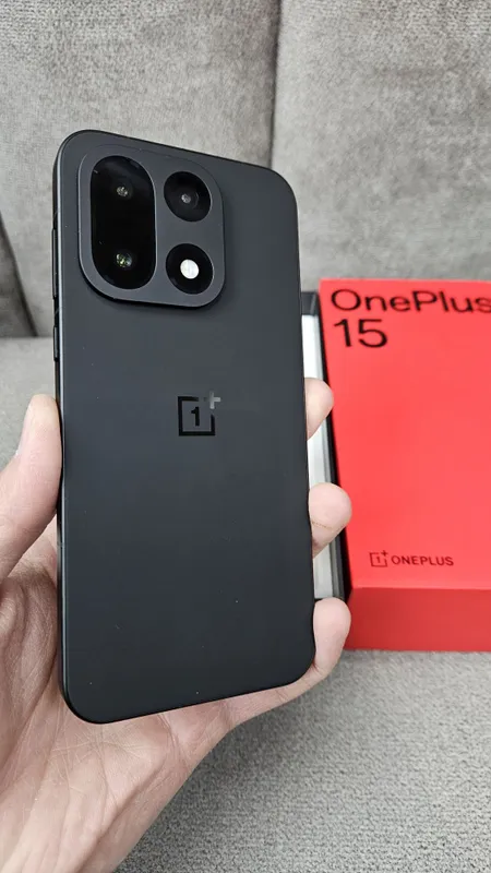 OnePlus 15 12/256GB Б/У как новый Глобальный прошивкой — фото 1