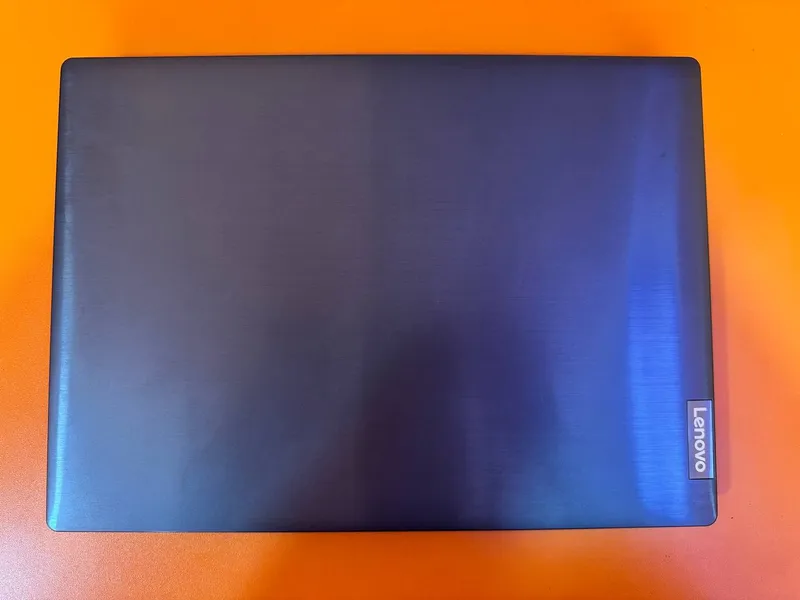 Ноутбук Lenovo V14-IGL — фото 3
