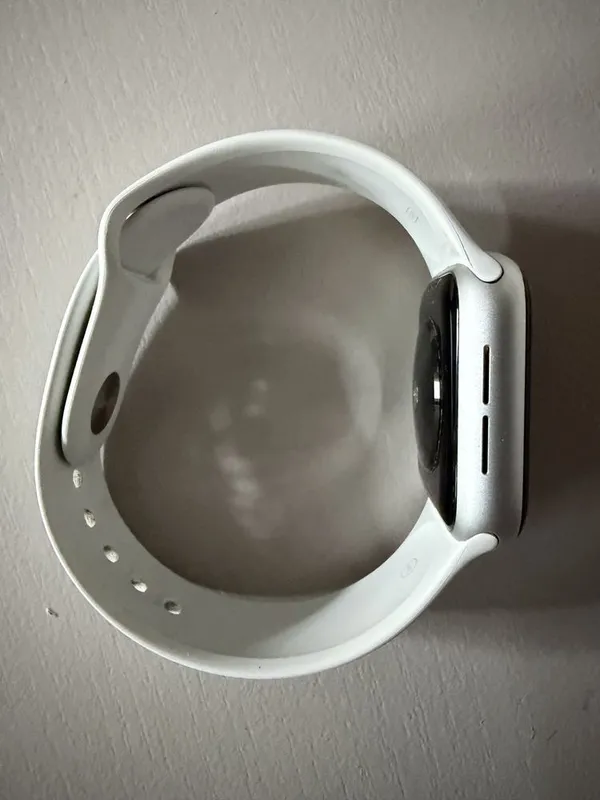 Apple Watch 5, 40мм 4 Apple Watch 5, 40мм 4