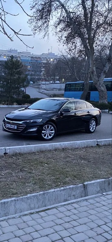 Продам срочно Малибу