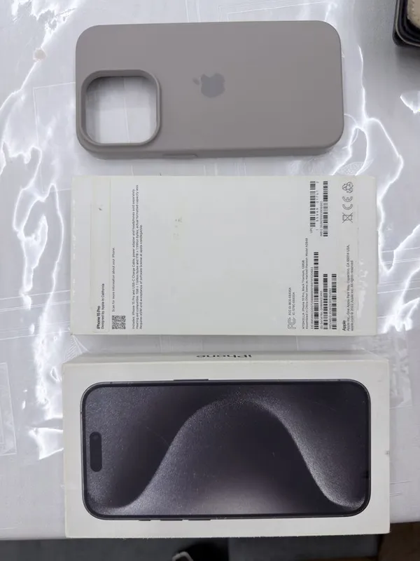 Apple Iphone 15 Pro BLACK 128 GB ideal 4