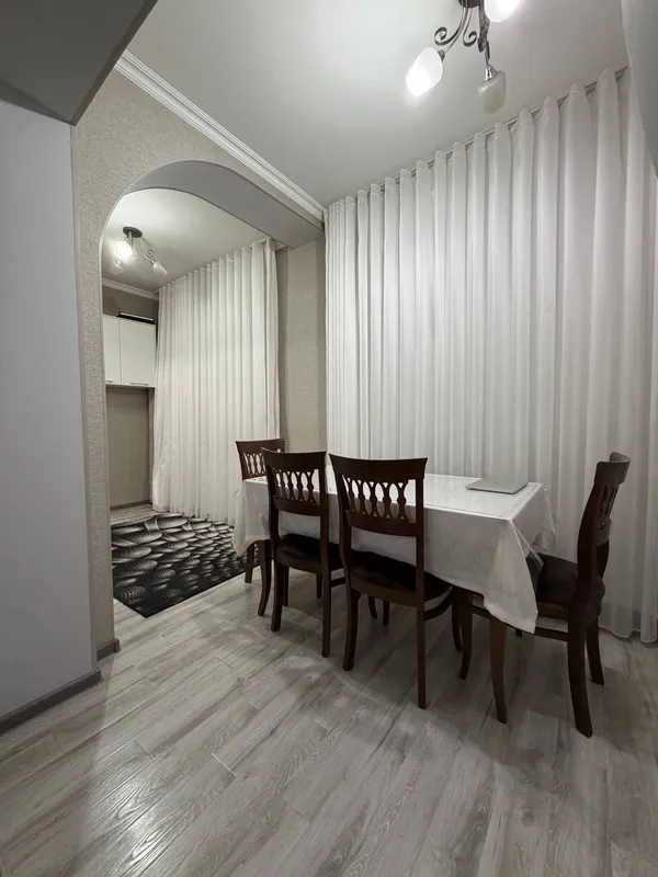 Chilonzor tumanida 55 m², 2 xonali kvartira sotiladi 2
