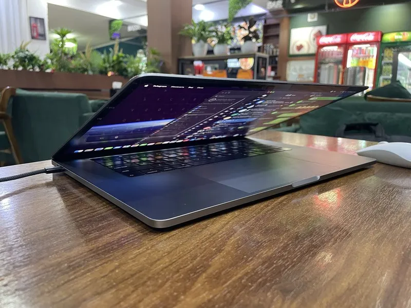 Macbookpro 16-512gb 4