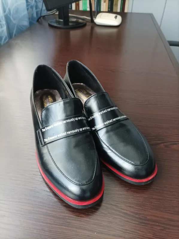 Laklangan ayollar tuflilari sotiladi. 2 Laklangan ayollar tuflilari sotiladi. 2