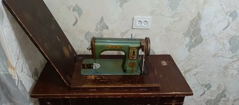 продается швейная машинка — фото 1