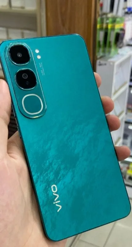 Vivo 40 lite Bu ideal sastayena 1 qol ishlagan. Hamma narsa bor