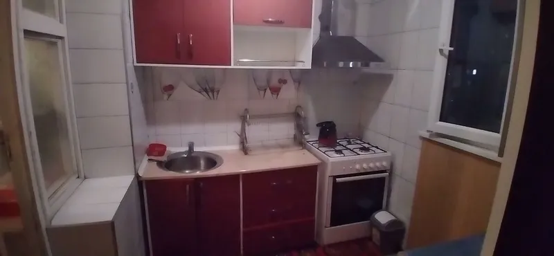 3/4/4 xonadon sotiladi, «Tinchlik» metrosi, 77-seriya, g‘ishtli uy 8 3/4/4 xonadon sotiladi, «Tinchlik» metrosi, 77-seriya, g‘ishtli uy 8
