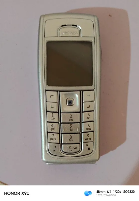Nokia retro 6230 1