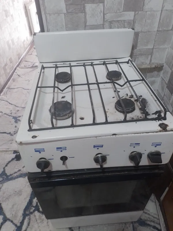 Gaz plita sotiladi