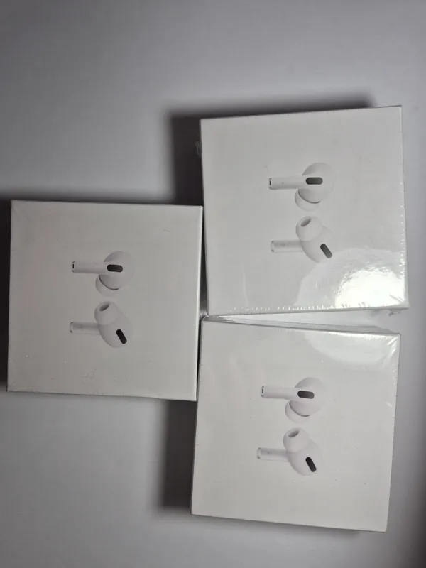 Продаются реплика airpods новые запакованые — фото 2