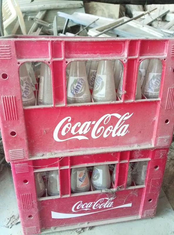 Kola tara butilkalari bilan sotiladi