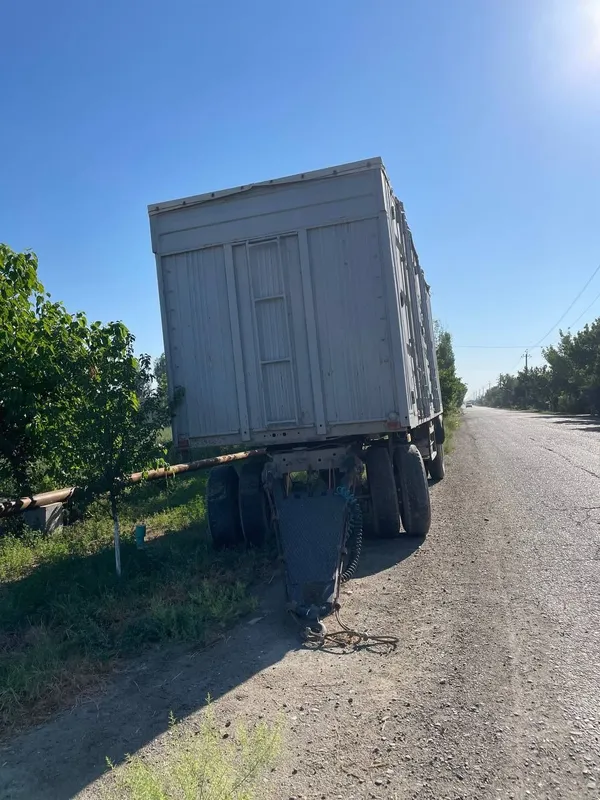 Прицеп сотилади!!!Холати аьло.Узунлиги 8 метр. 4 Прицеп сотилади!!!Холати аьло.Узунлиги 8 метр. 4