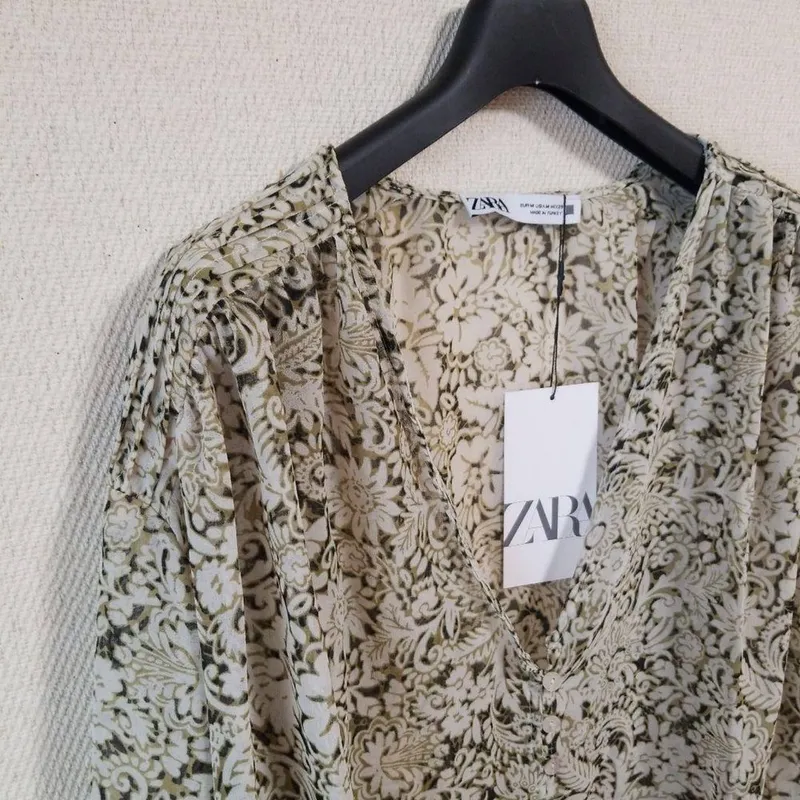 Женская блузка от ZARA