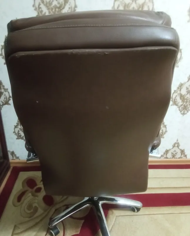 Rahbar kreslosi 4 Rahbar kreslosi 4