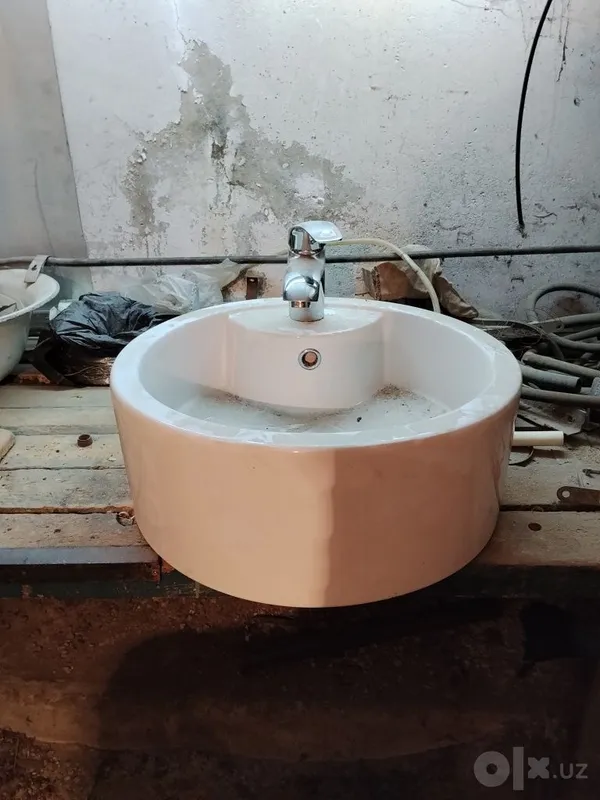 Keramik ustki rakovina kran bilan birga sotiladi! Keramik ustki rakovina kran bilan birga sotiladi!