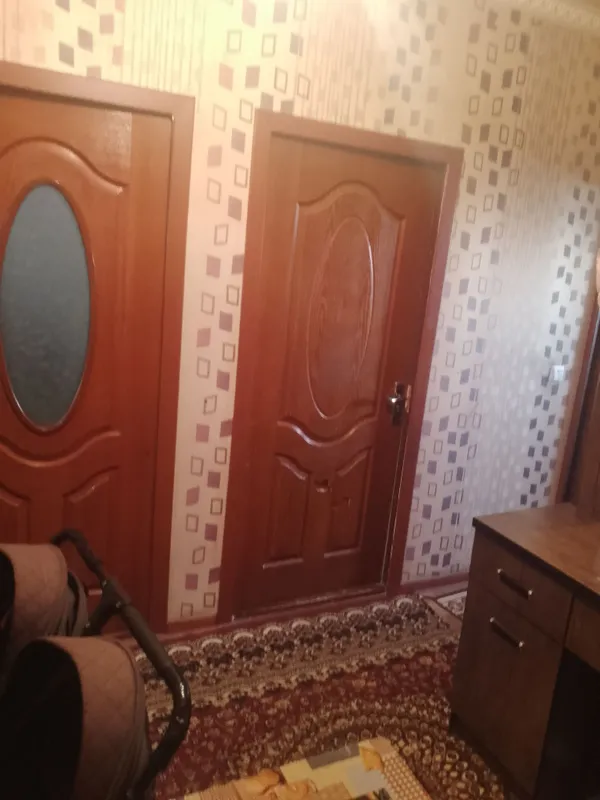 toshpolat orqasidagi 2etaj 2hona ĝishtli kv sotila 7