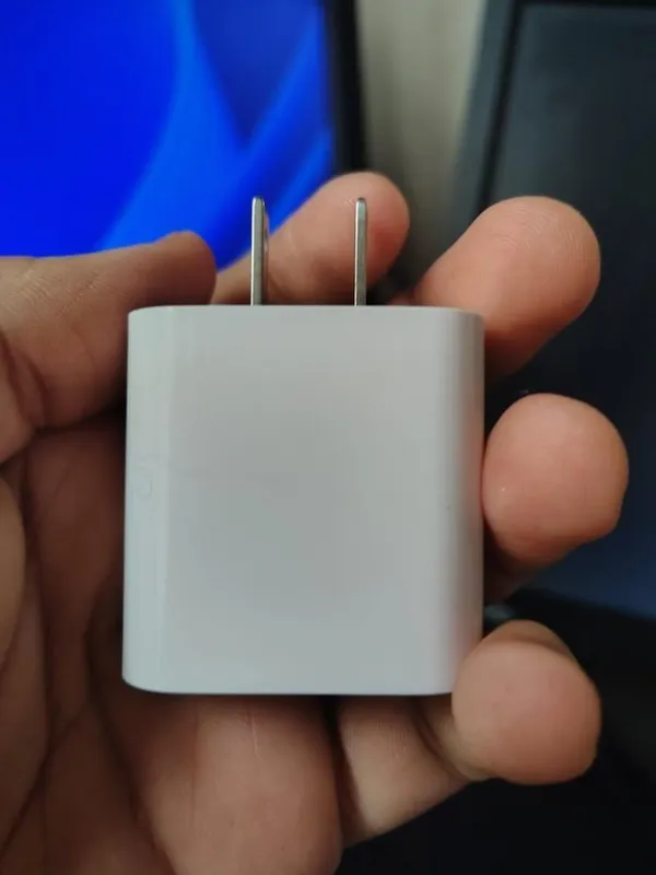 Оригинальный блок питания Apple 20W USB-C