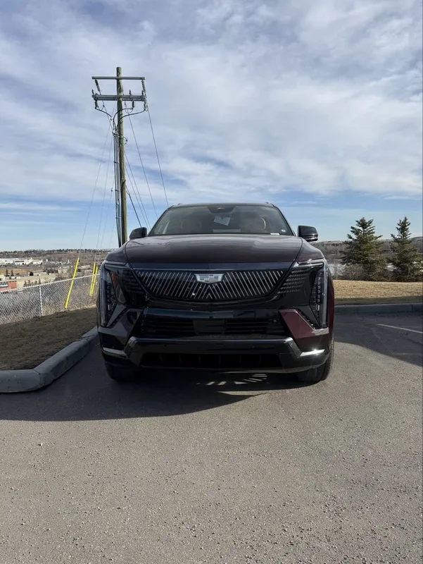 Cadillac Escalade IQ Executive 2026 2 Cadillac Escalade IQ Executive 2026 2