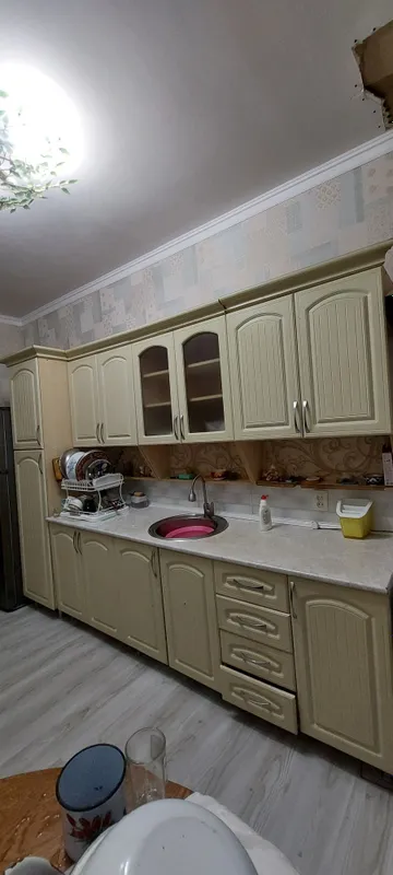 Кухонный мебель сатылады