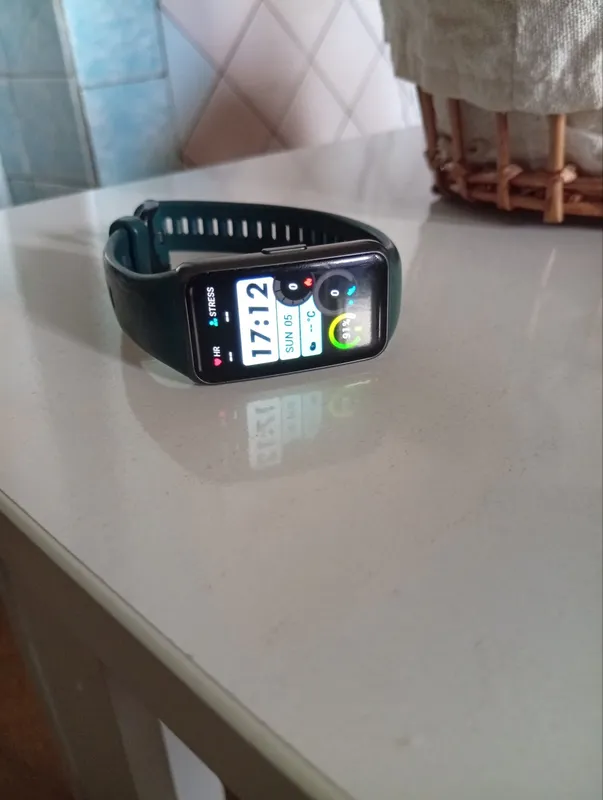 Huawei band 6A7D 5 Huawei band 6A7D 5