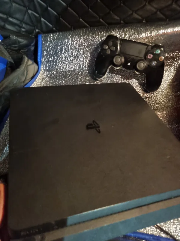Playstation 4 1ta ariginal jostik bilan Playstation 4 1ta ariginal jostik bilan