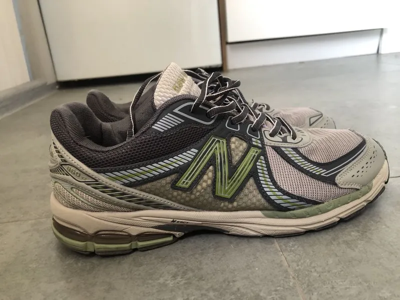 Кросы new balance, и китайская фирма они оба оригинал покупал в китае 1