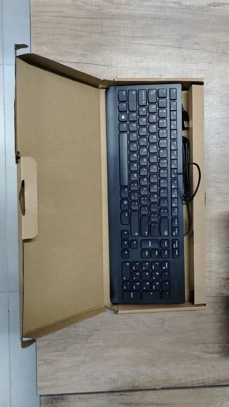 Моноблок Lenovo V30a 22IIL AIO 4 Моноблок Lenovo V30a 22IIL AIO 4