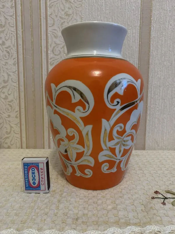 ваза фарфоровый