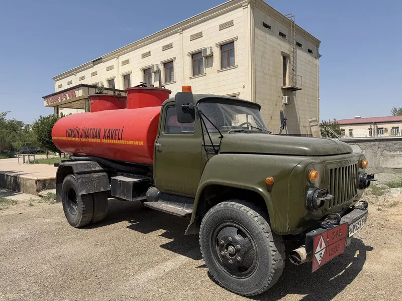 Benzavoz Gaz 53 avto sisterna