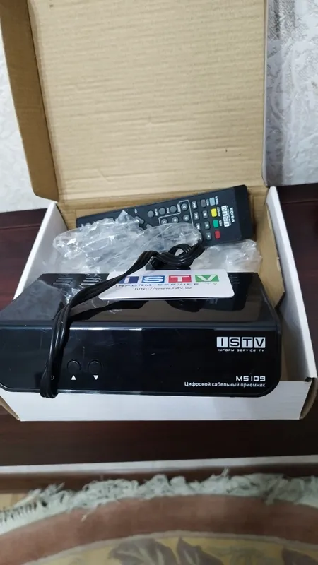 Продам тюнер ISTV 1 Продам тюнер ISTV 1