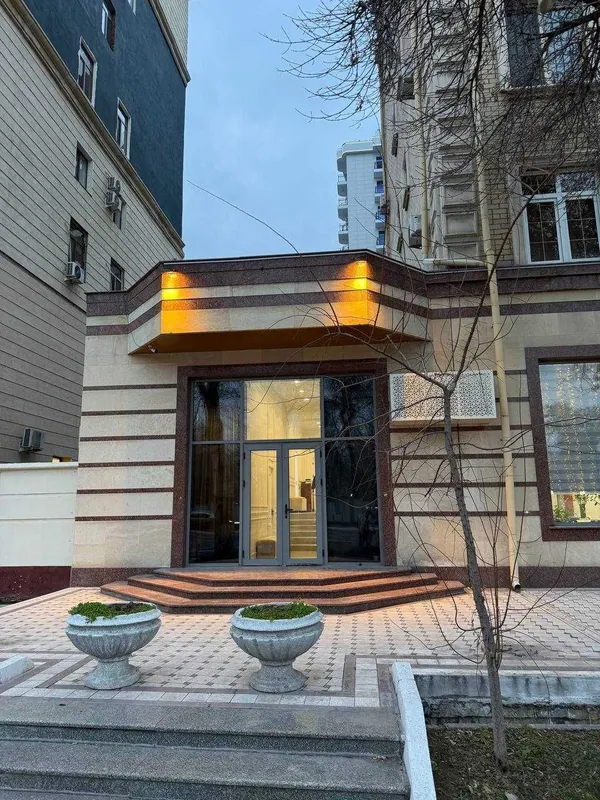 Продаётся офис напротив Посольство Россия, 100м2 — фото 1